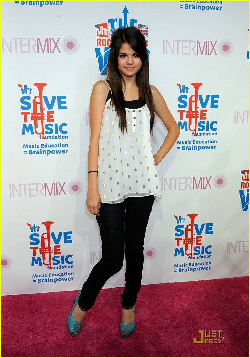 Style through my eyes: Selena Gomez Style