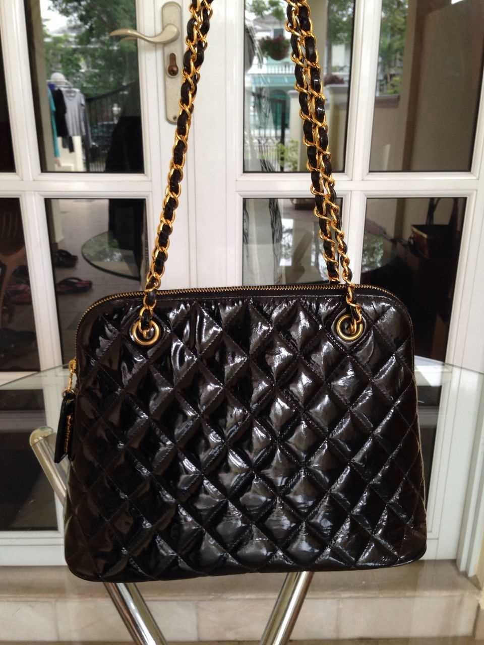 Truly Vintage: Authentic CHANEL Quilted CC Logo Chain Shoulder Bag Black Patent Leather