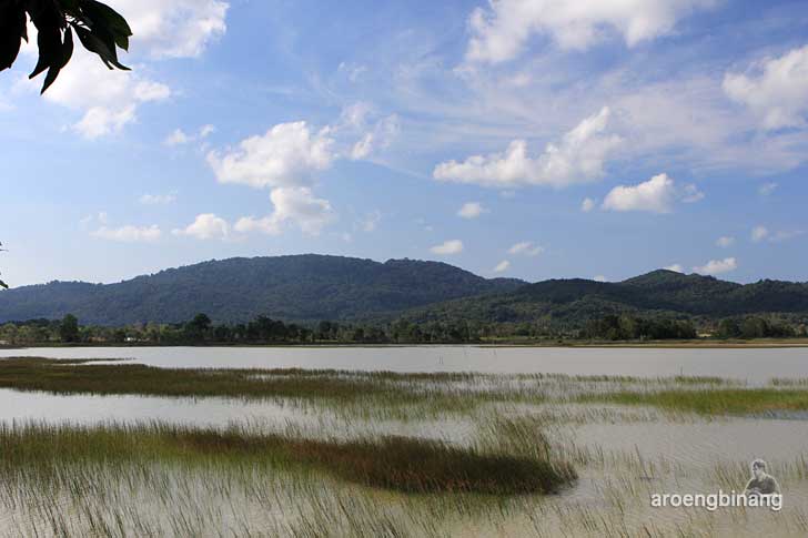 danau mempayak belitung timur