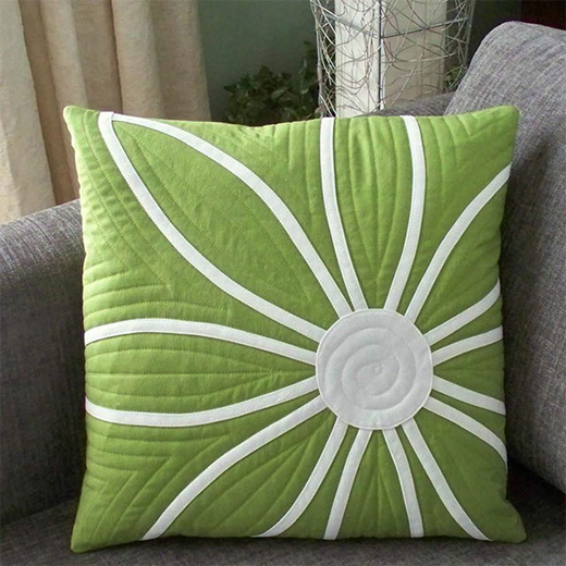 Quilting Land Daisy Quilt Pillow