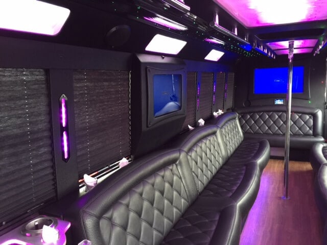 Benefits of  a Limo or Party Bus for Airport Transport