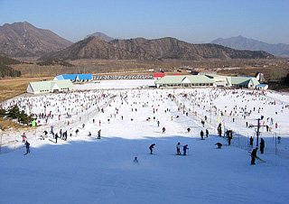 Paket Tour Main Ski di Beijing Laris Manis ~ Paket Tour Wisata Liburan Murah Ke Beijing Shanghai ...