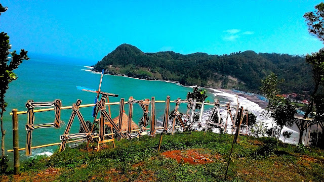 5 Pantai Dengan Panorama Pemandangan Terindah di Kebumen 5 Pantai Dengan Panorama Pemandangan Terindah di Kebumen