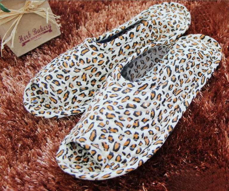 Jen's Choice Handmade home cotton padded quilted indoor house platform