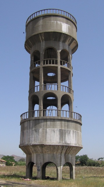Sueños desde la Bahía: Las Chimeneas de las Antiguas Fábricas malagueñas