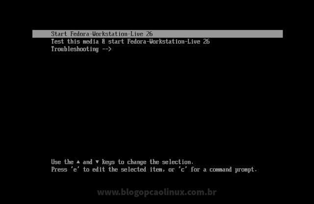 Tela de boot (UEFI) do Fedora 26 Workstation