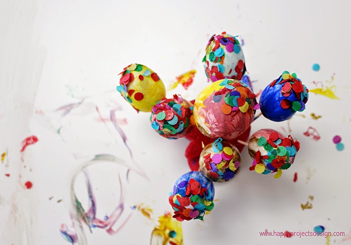 Huevos de pascua con confeti