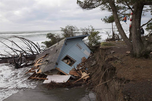 OROVILLE DAM UpDate!  141212-california-storm-02.nbcnews-ux-1024-900