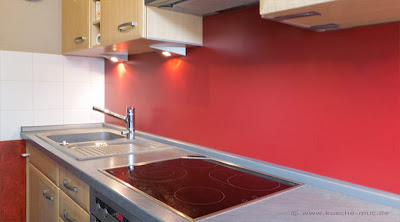 Küchenspiegel, Nischenrückwand in rot - Küchenenrückwand - Küchen Rückwände gestalten - Rückwand für Küchen neu gestalten