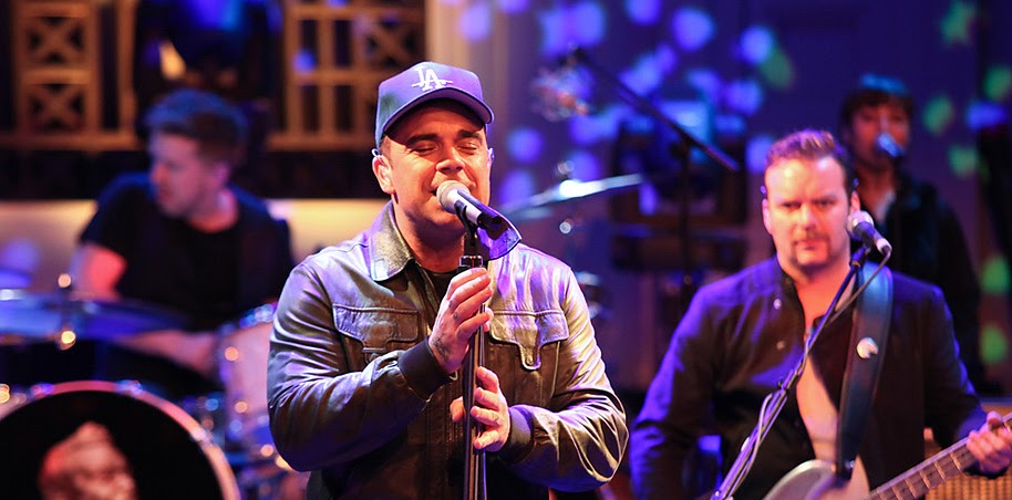 Diario italiano di Robbie Williams ROBBIE A RADIO BBC2 CHECK SOUND jpg (914x452)
