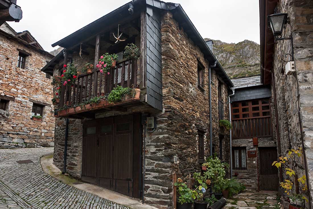 MIS VISTAS DEL MUNDO Peñalba de Santiago II