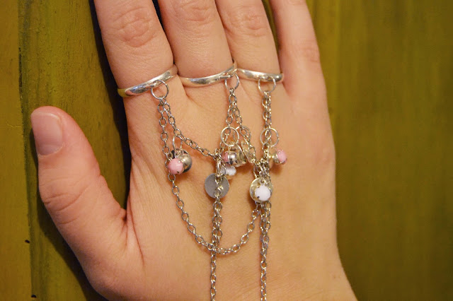 bijoux de princesse indienne, bague 3 doigts, Alice et Sandra, La Perle des Loisirs