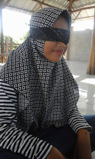 Sulap Tebak Benda dengan Mata Tertutup