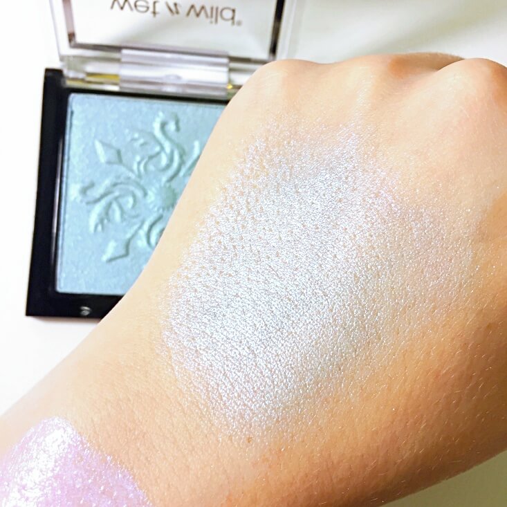 wet n wild megaglo Highlighting Powder Halo Walkers swatch wet n wild megaglo Highlighting Powder Halo Walkers swatch