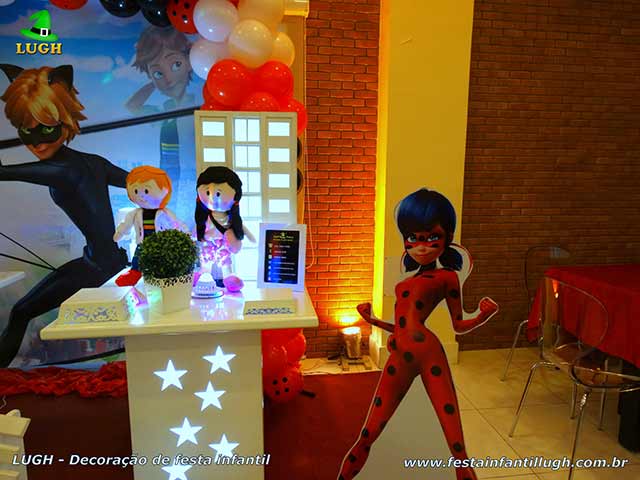 Mesa decorada provençal Ladybug - Cat Noir - Festa Miraculous - Aniversário infantil
