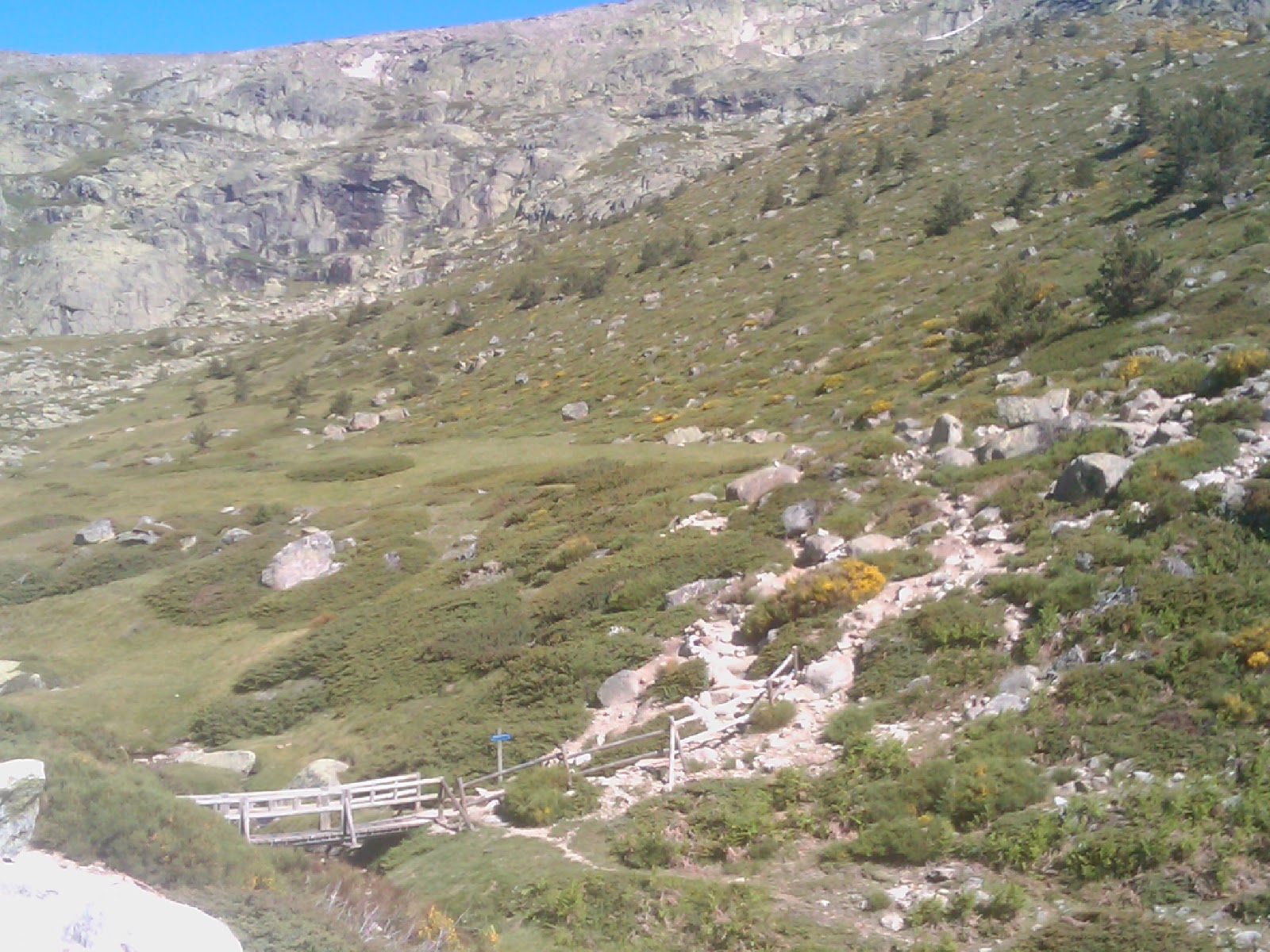 Leyendas, historias, caminos La laguna encantada.