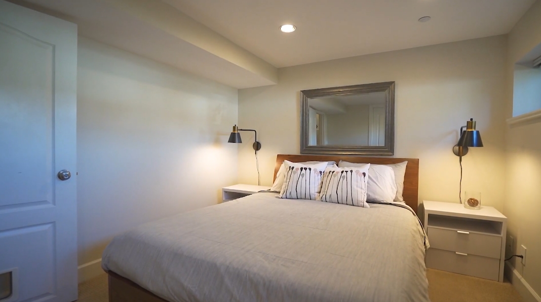 25 Photos vs. North Vancouver Luxury Home Interior Design Tour