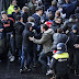 Torino, hooligans dell'Ajax danneggiano centro della Protezione Civile. Rispediti in Olanda