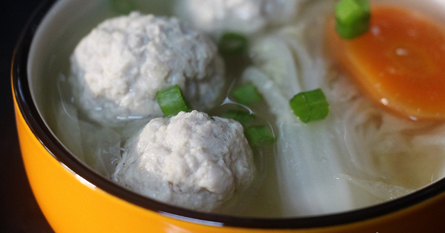 Amy Baking Diary: Cabbage Meatball Soup