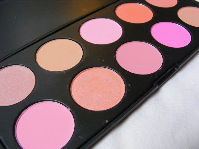 A picture of the eBay blush palette