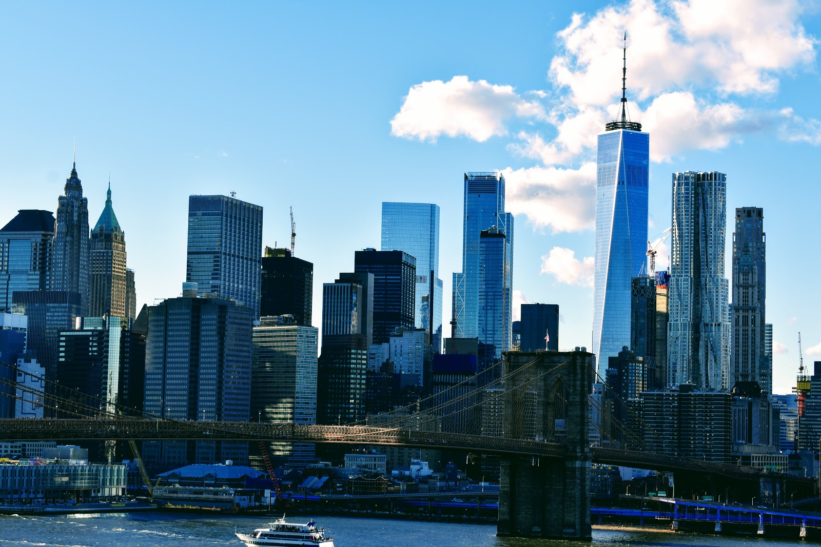 Vista del Manhattan Skyline desde el Manhattan Bridge