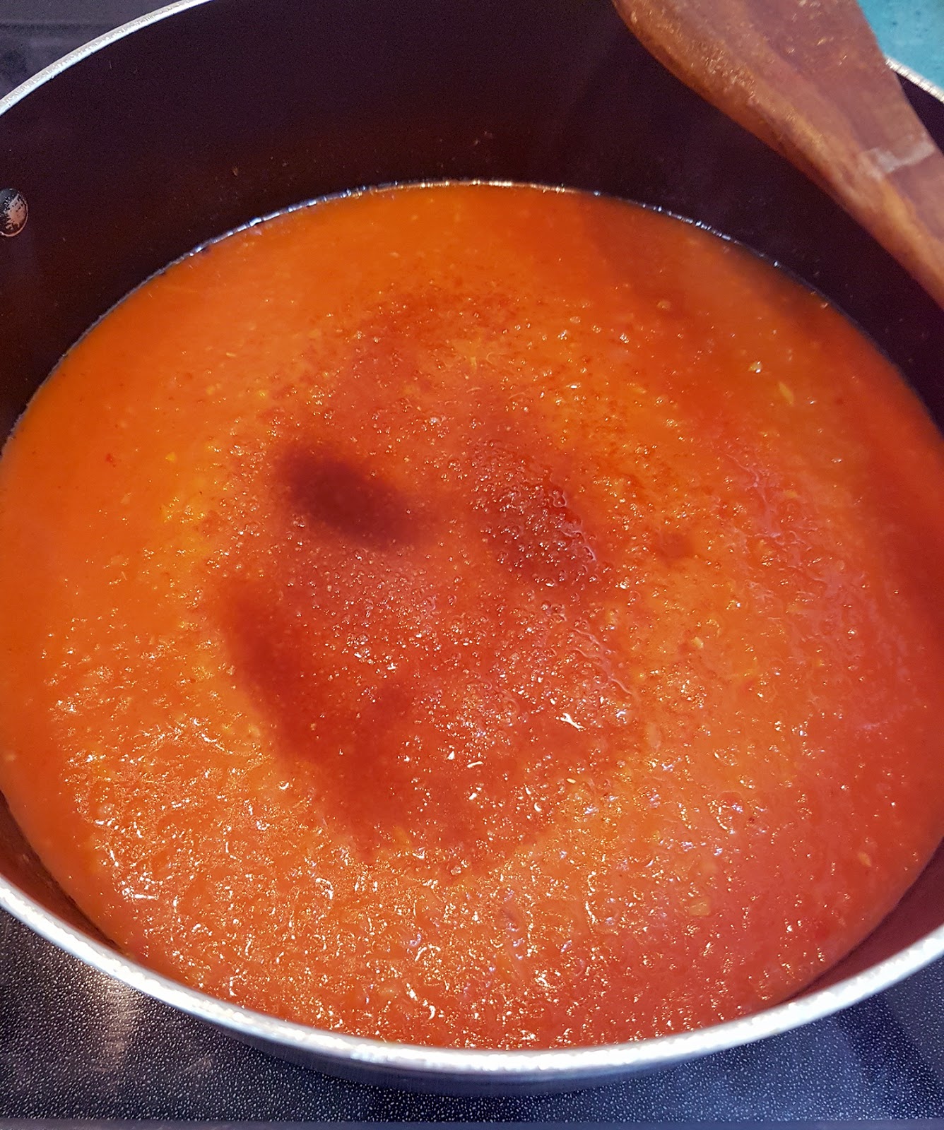 De fogones y libros: Salsa de tomate (tomate frito) De fogones y libros: Salsa de tomate (tomate frito)