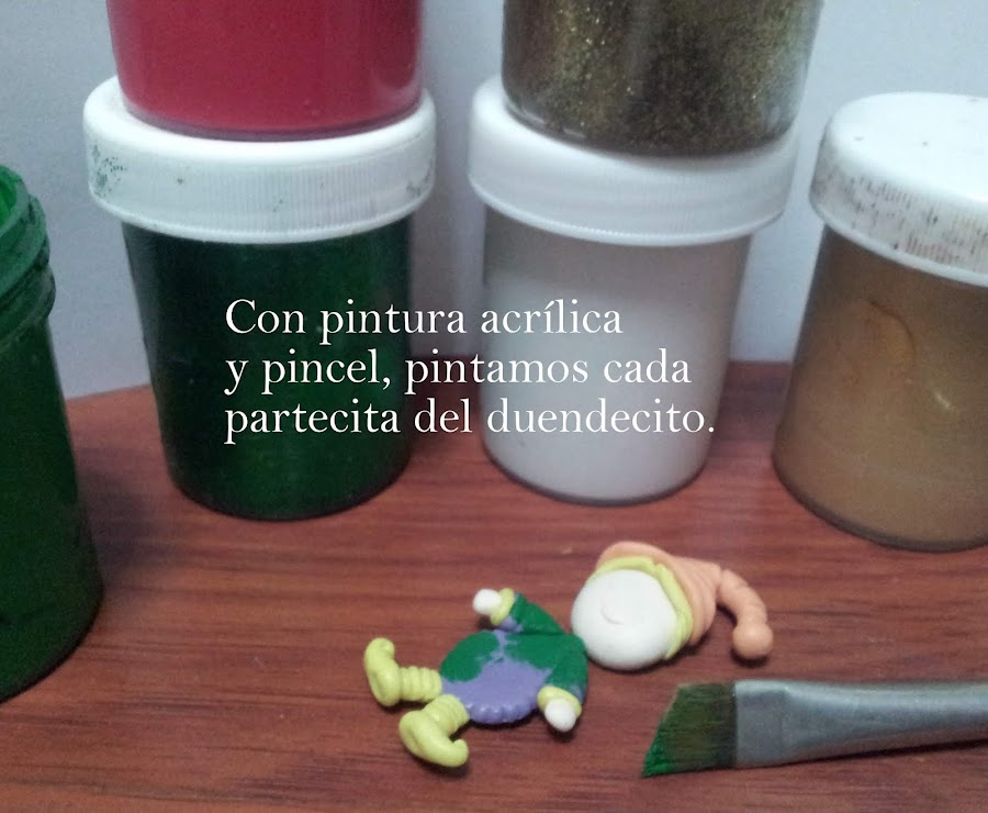 Duende-navideño-en-Porcelana-fría