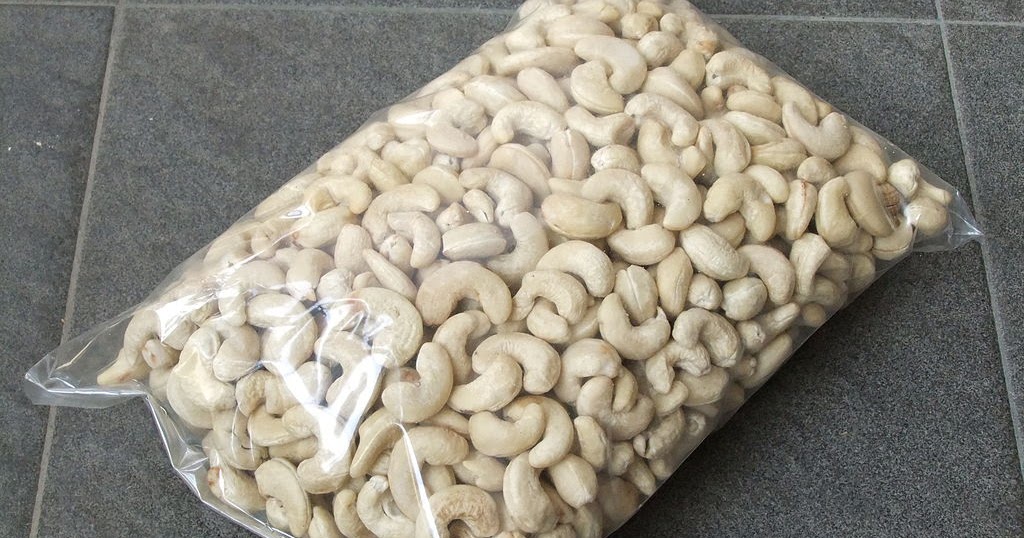 What are the primary effects of cashews on digestion? Gyarko Farms