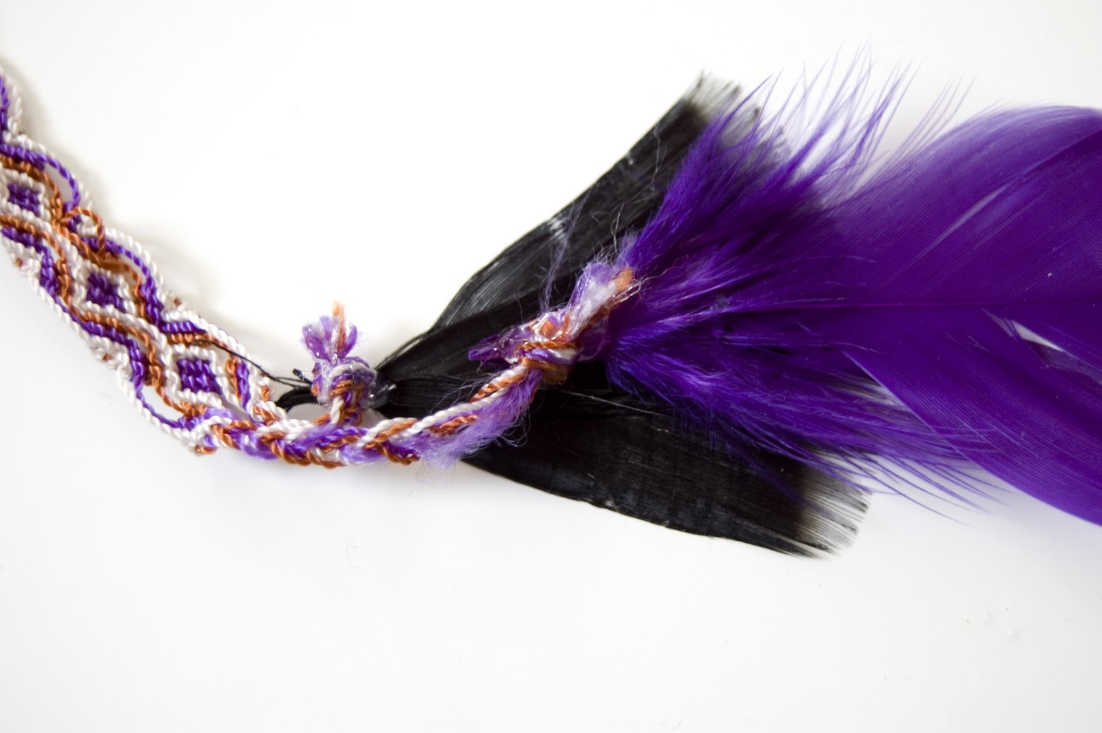 Strokes of Serendipity ♥ Friendship Bracelets meet Feather Hair Clip