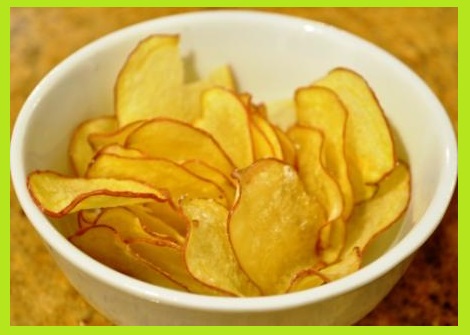 माइक्रोवेव में कच्चे आलू के चिप्स - Potato Chips in Microwave Recipe