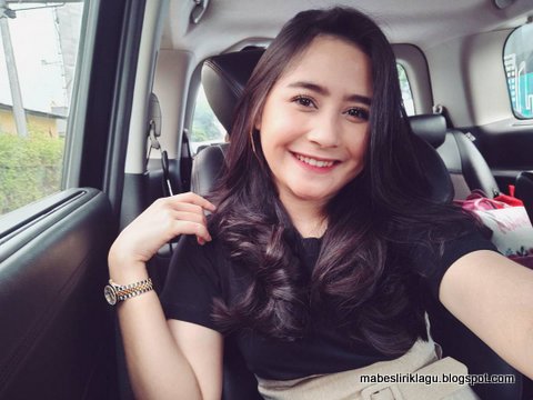 Prilly Latuconsina Instagram Prilly Latuconsina - Kau Berubah