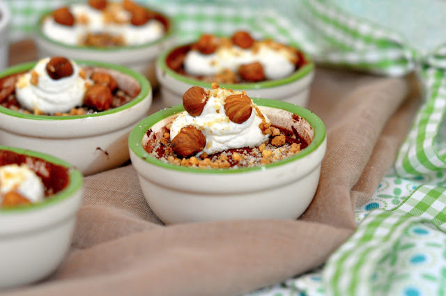 Krümelkreationen: Vegane Schoko-Haselnusscreme mit Kokosmilch