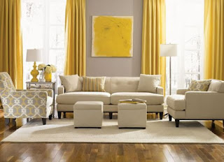 Sala com Apontamentos de Decoração em Amarelo