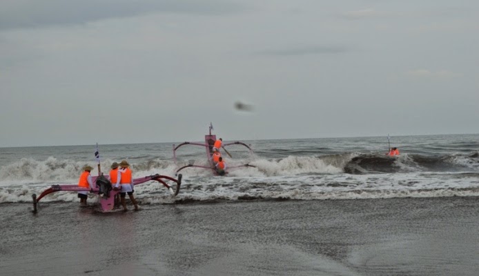 Ombak Besar, Lomba Mancing HUT Tabanan Diundur