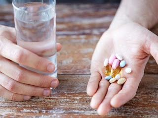 Pentingkah Kita Mengkonsumsi Multivitamin? Yuk Cek Penjelasannya Pentingkah Kita Mengkonsumsi Multivitamin? Yuk Cek Penjelasannya