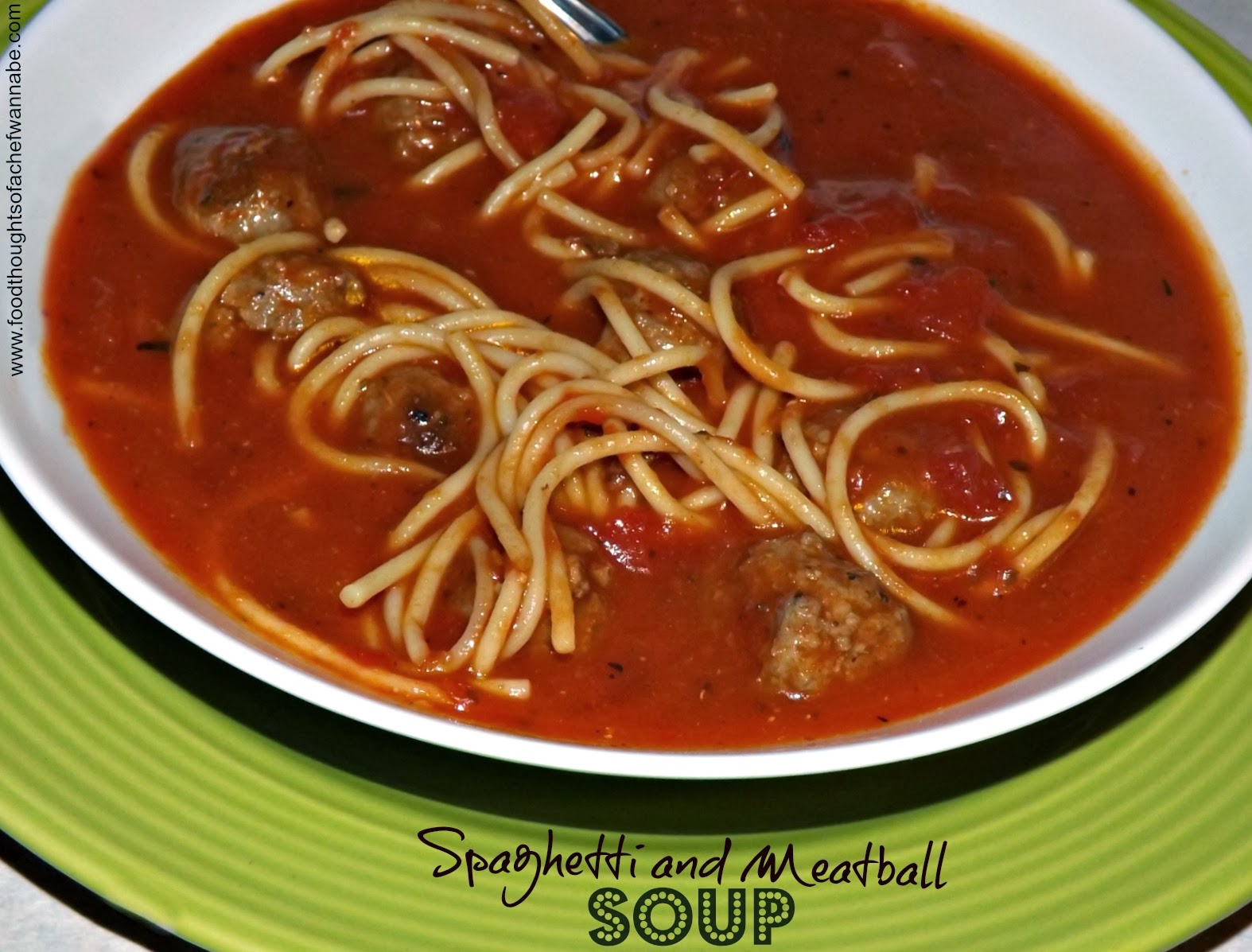 Суп с спагетти. Суп со спагетти. Борщ с макаронами. Спагетти в суп вместо вермишели. Суп с длинными спагетти.