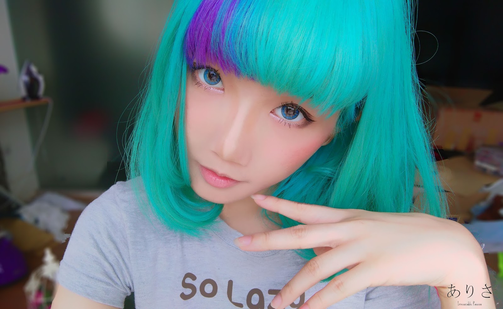 What color is hatsune miku's hair