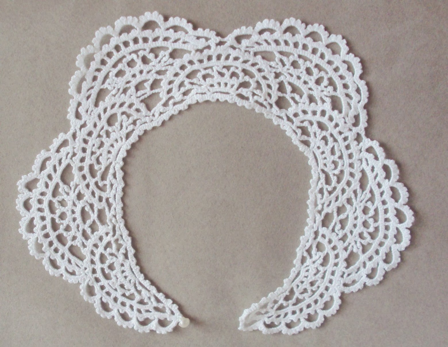 crafting-hard-white-collar-with-pattern
