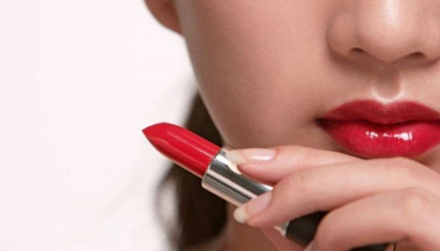 Cara Memakai Lipstik Agar Tidak Cepat Pudar dan Tahan Seharian