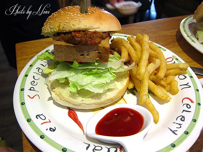 【五結鄉美食】PP.99 cafe。創意素食中西式漢堡意外美味不衝突！
