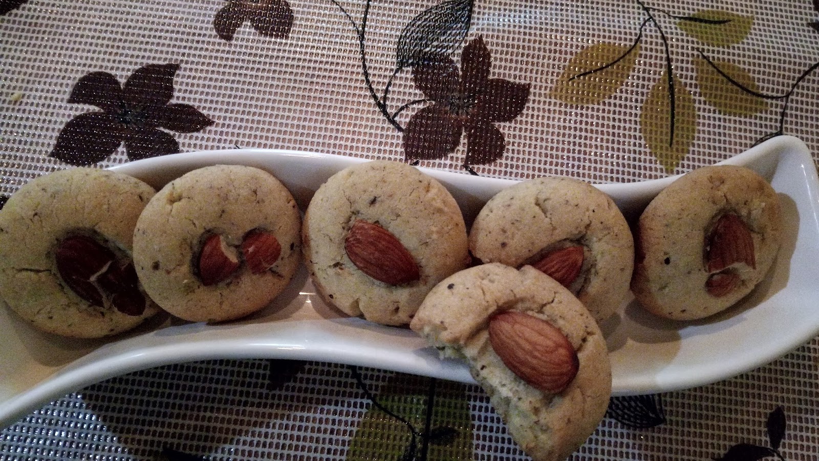 Almond Pistachio Cookies