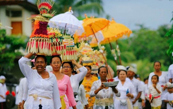 Menjadi Perempuan Bali itu, Berat - Mooi Dia Widy's