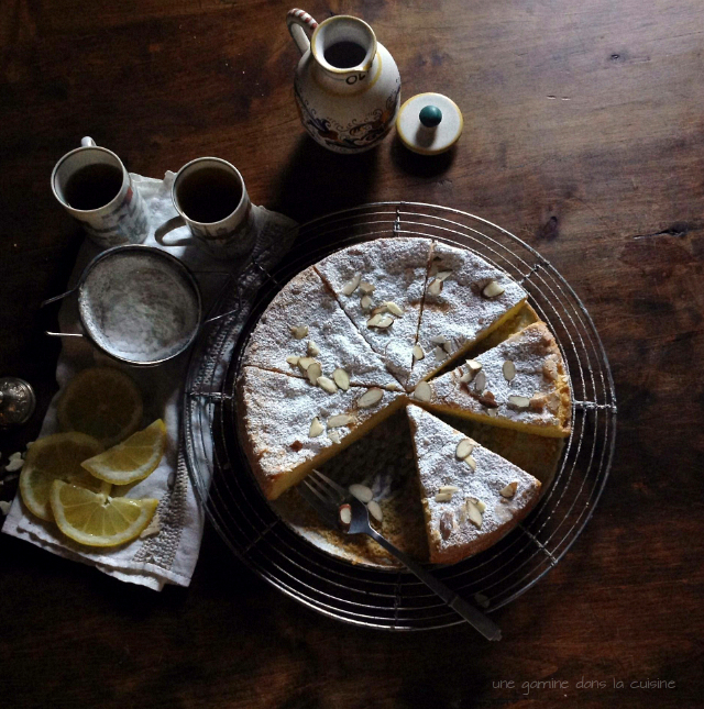 Lemon Lavender Olive Oil Cake | une gamine dans la cuisine