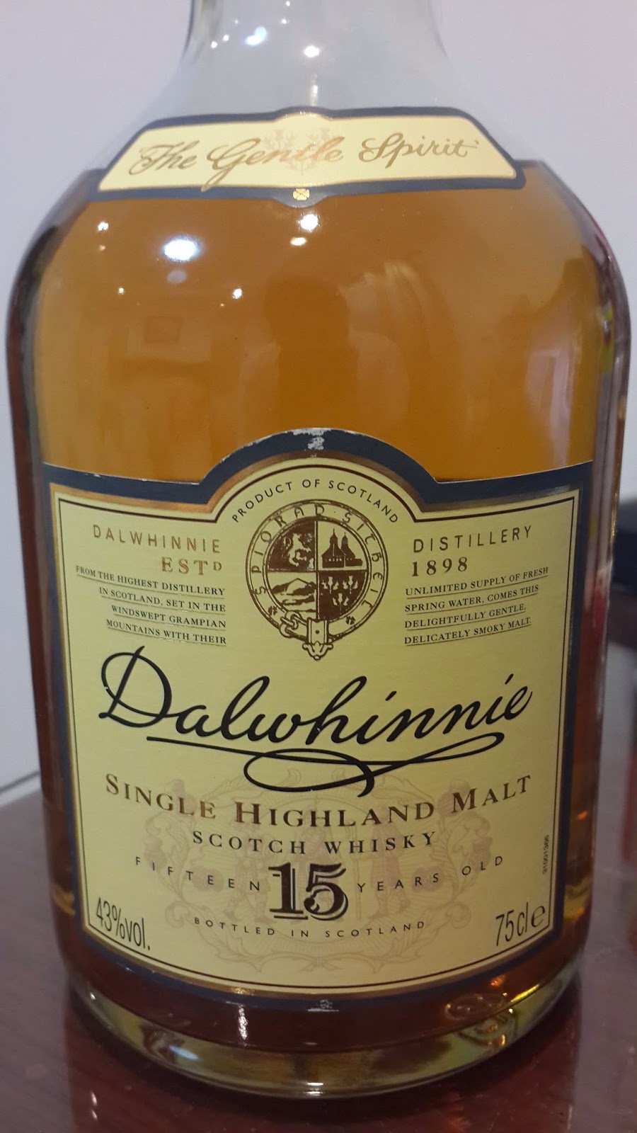 เย็นย่ำก็ร่ำสุรา (แลงมาตอง): DALWHINNIE 15 YO เย็นย่ำก็ร่ำสุรา (แลงมาตอง): Dalwhinnie 15 Yo