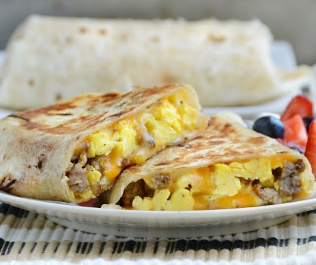 CRISPY SAUSAGE EGG BREAKFAST BURRITOS CRISPY SAUSAGE EGG BREAKFAST BURRITOS