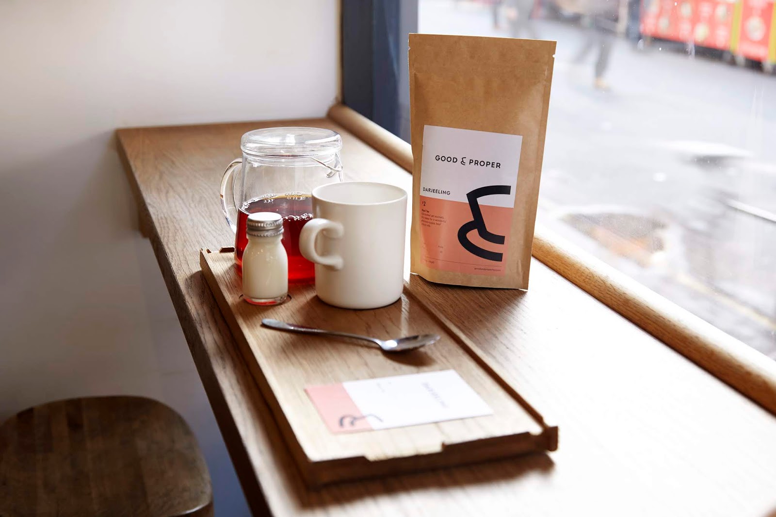 Proper правильный. Caffe vans. Концепция упаковка глазам. Manners and etiquette. Плимутский джин.