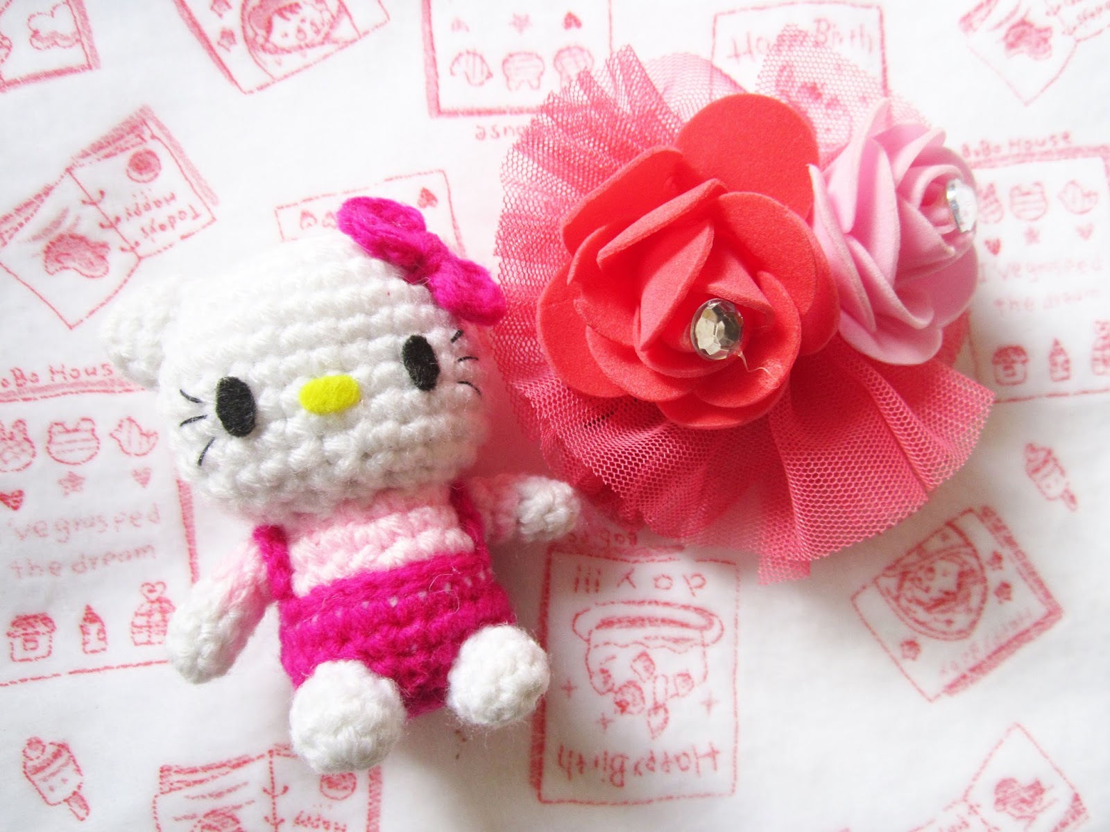 hello-kittty-amigurumi-pattern-a-little-love-everyday