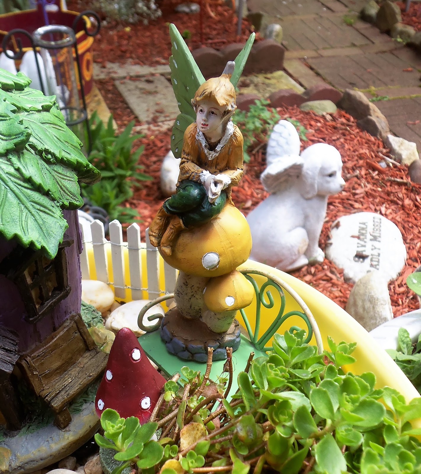 DEBBIEDABBLE BLOG Gnome Fairy Garden Tub, 2017