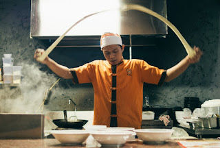 Fliegende Nudeln sind ein Foodtrend aus Asien