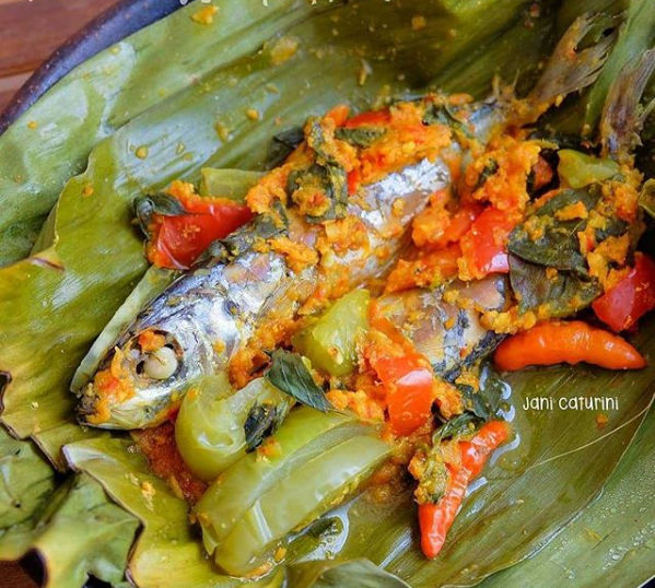 Resep & Cara Membuat Pepes Ikan Pindang yang Enak Resep Aye Resep & Cara Membuat Pepes Ikan Pindang yang Enak Resep Aye